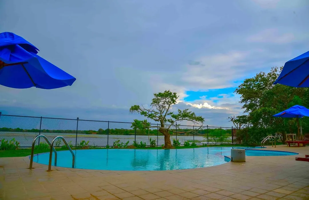 Lake Villa Resort-1